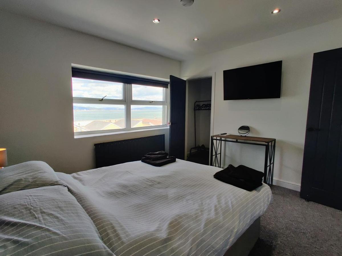 The Clifton - Sea View - By Tifa Stays Holiday home