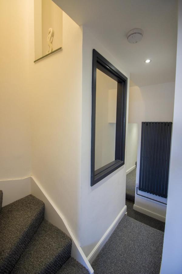 The Clifton - Sea View - By Tifa Stays Holiday home *