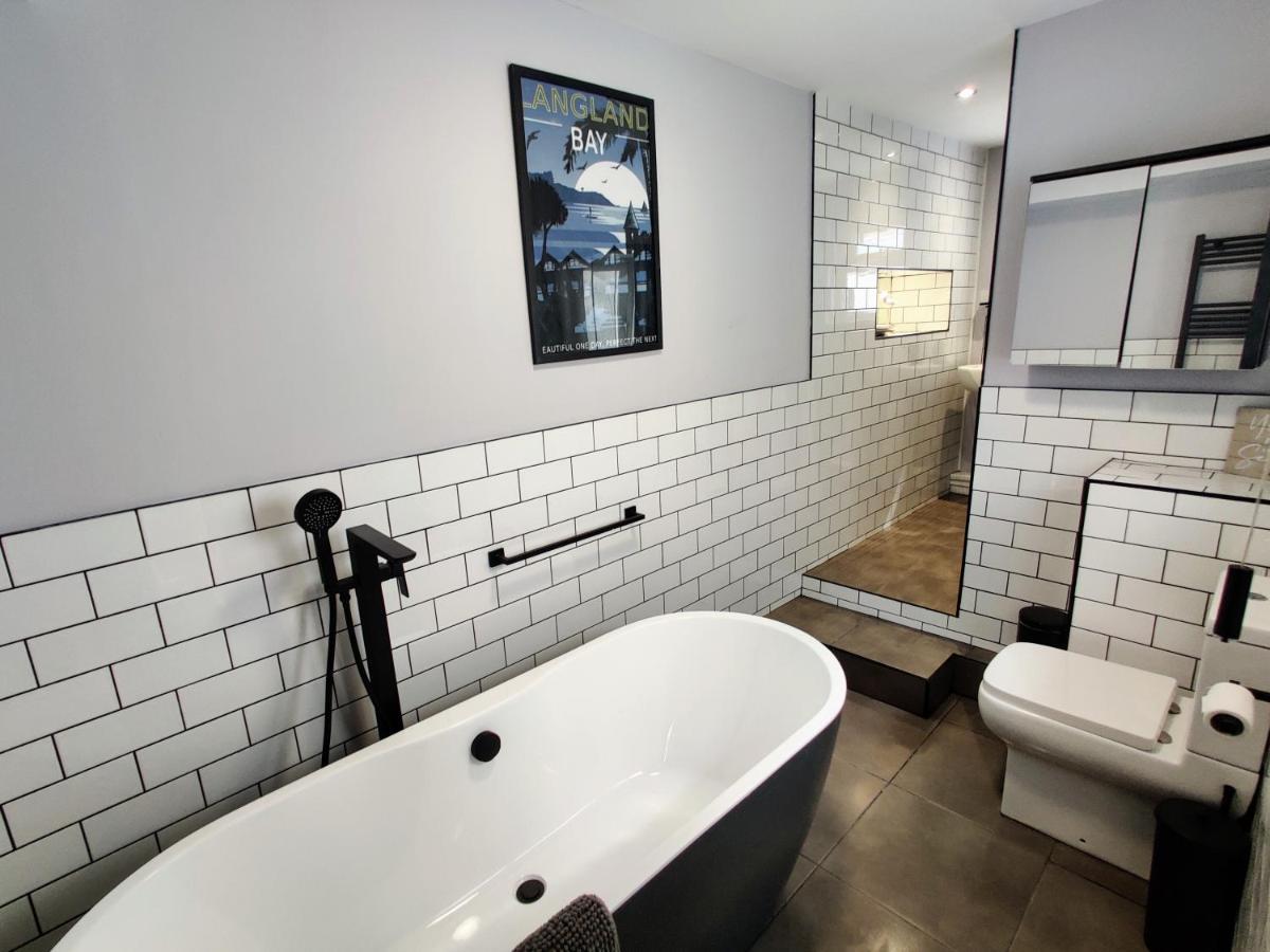 The Clifton - Sea View - By Tifa Stays Holiday home