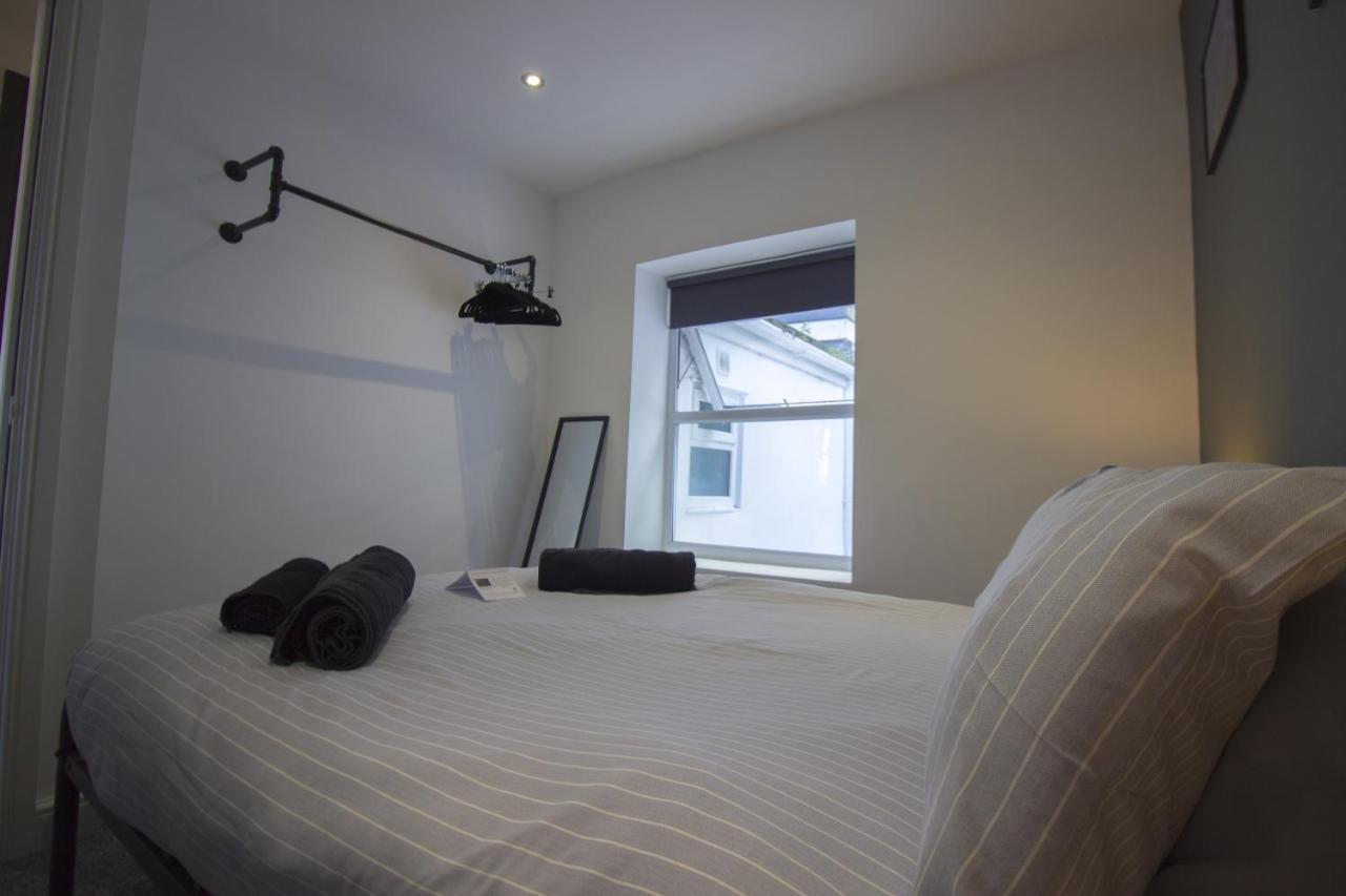 The Clifton - Sea View - By Tifa Stays * Swansea