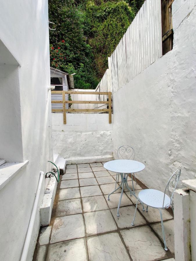 The Clifton - Sea View - By Tifa Stays *