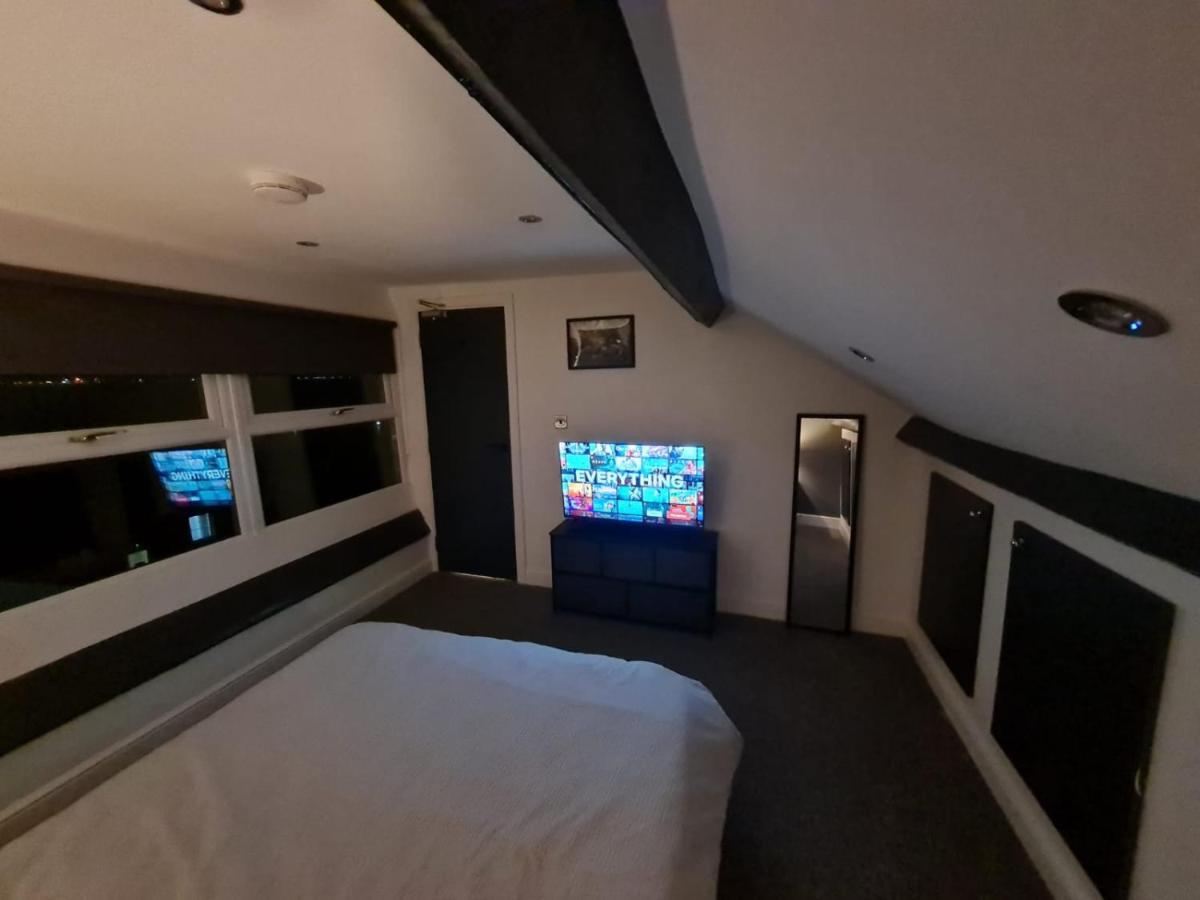 The Clifton - Sea View - By Tifa Stays Holiday home *