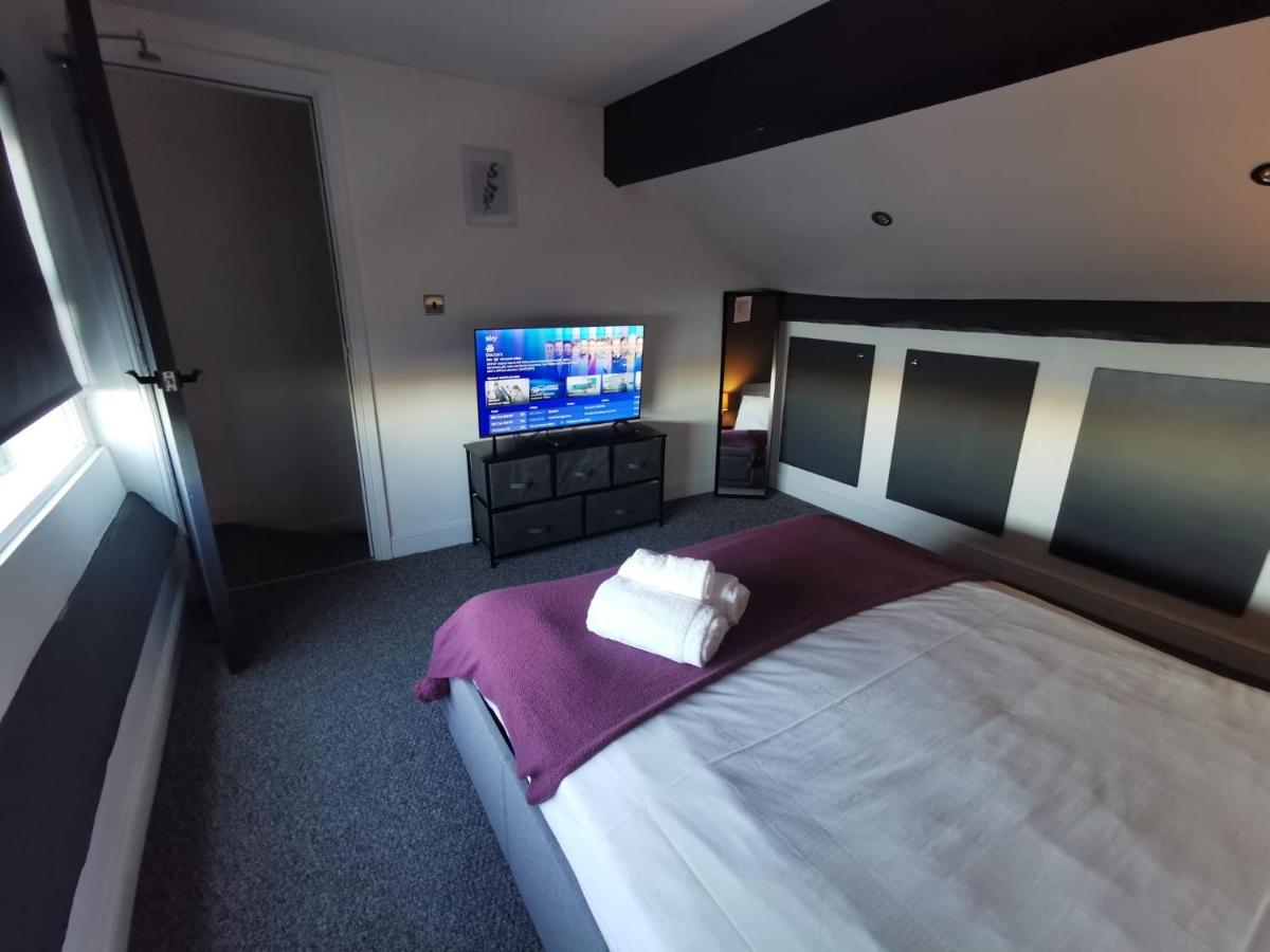 The Clifton - Sea View - By Tifa Stays Swansea